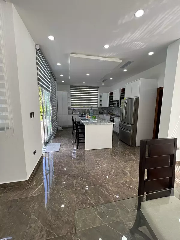 casas vacacionales y villas - Hermosa villa en alquiler, ubicada en playa nueva Romana. 3