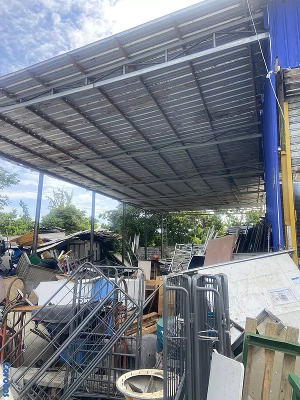 solares y terrenos - Solar comercial  2,500 metros  zona estratégica para nave y comp.calle principal 5