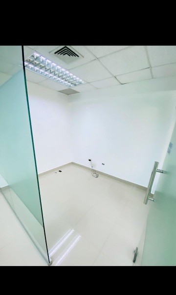 oficinas y locales comerciales - Oficina moderna de 30 metros con cubículos  3