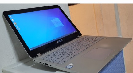 computadoras y laptops - Laptop Asus Touch 17 Pulg Core i7 2.90ghz 7ma Ram 16gb Disco 512gb Video 8gb 1