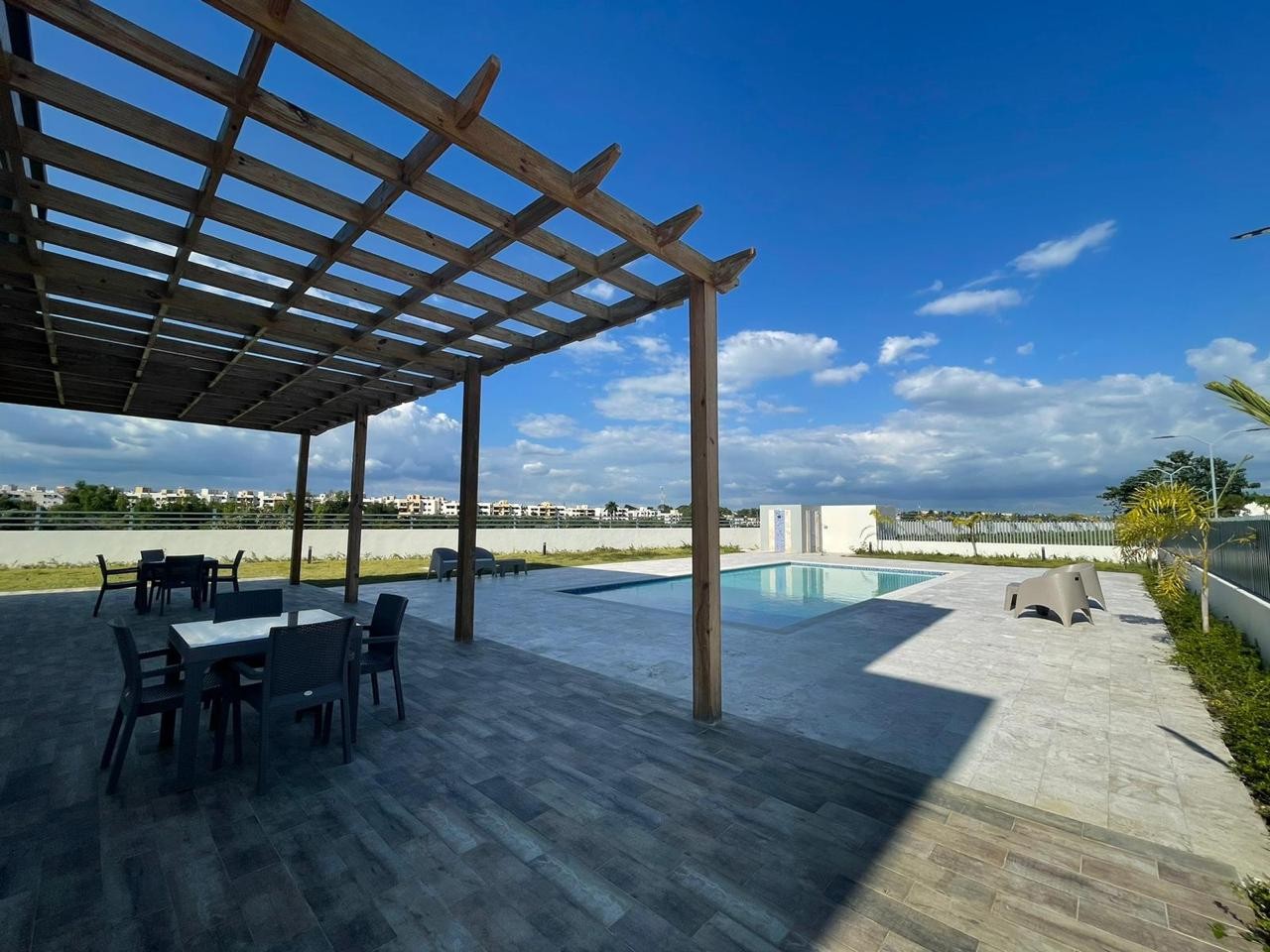 apartamentos - Vendo 1er Nivel con Vista hacia las Montañas en Santo Domingo 0