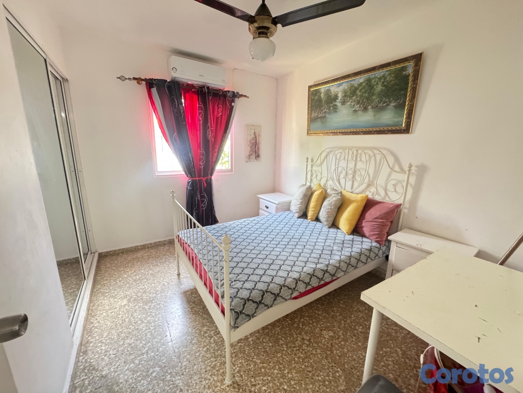 casas - Vendo casa en la Rep. de Colombia , residencial cerrado . D.N. 5