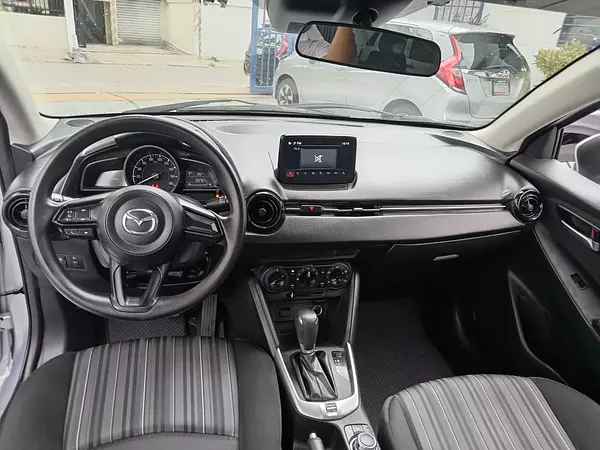 carros - MAZDA DEMIO 10