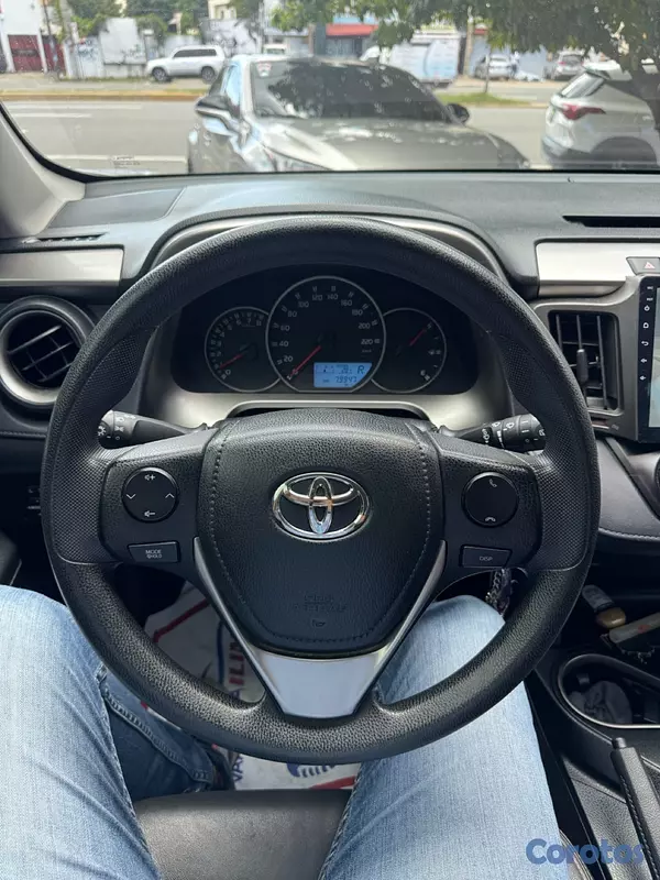 jeepetas y camionetas - Toyota Rav4 LE 2017 11