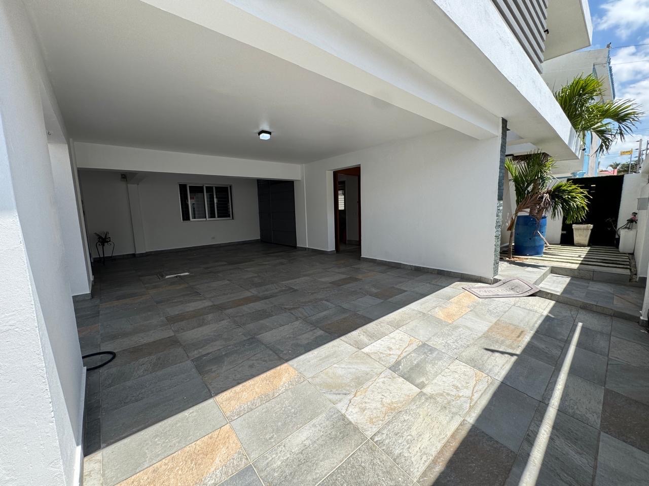 casas - CASA EN VENTA EN SANTIAGO DE LOS CABALLEROS PRÓXIMO A LA 27 de febrero  4
