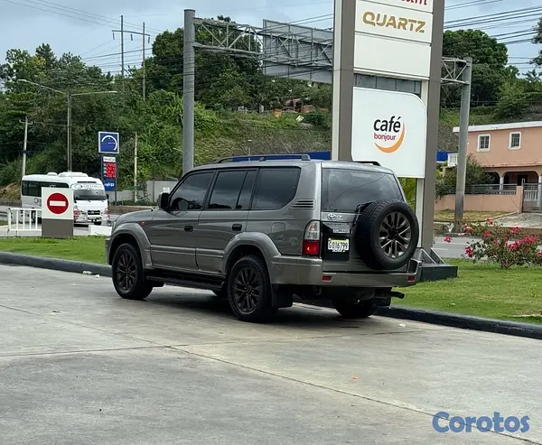 jeepetas y camionetas - vendo Toyota Prado 2001 2