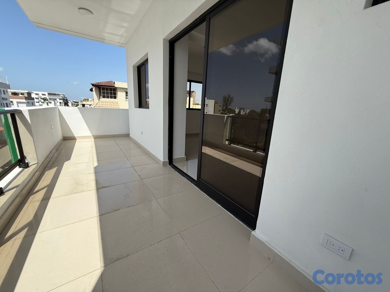 apartamentos - vendo independencia jardines del Sur piso 4 dos habitaciones 2.5 baños dos parqu 3