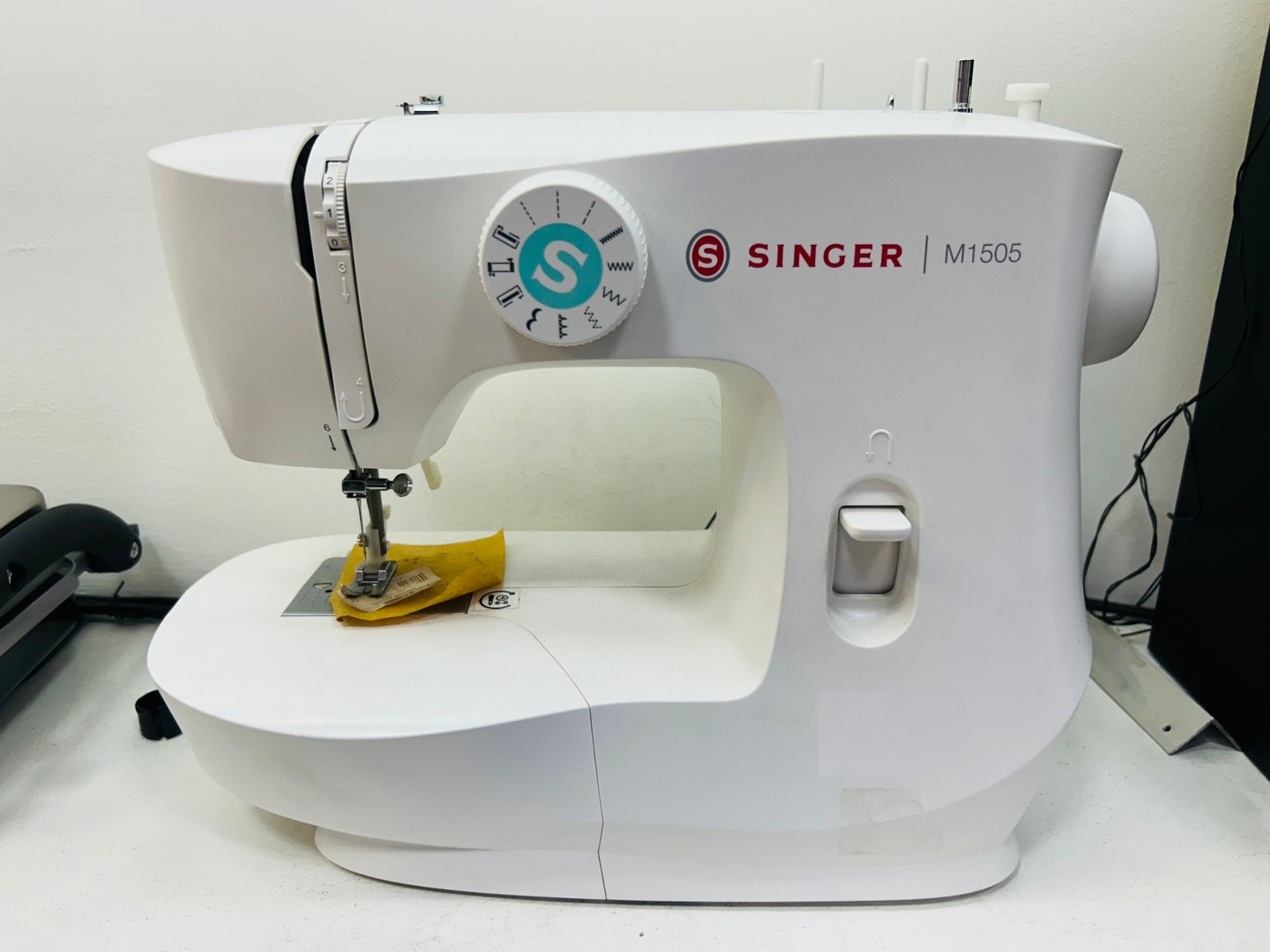 equipos profesionales - Maquina de coser Singer M1505