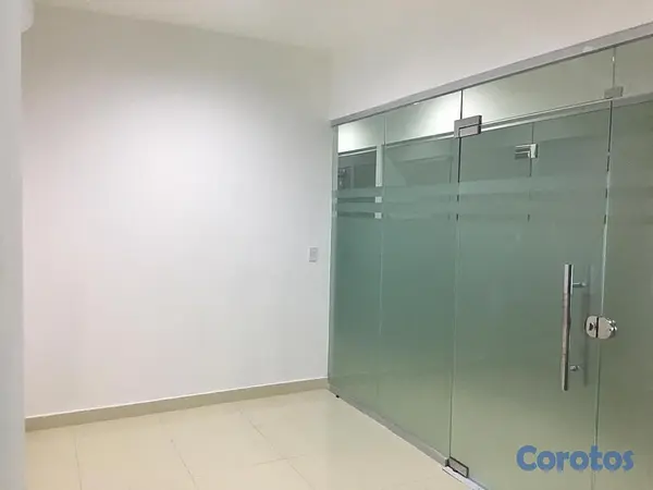oficinas y locales comerciales - alquilo oficina en malecón  4