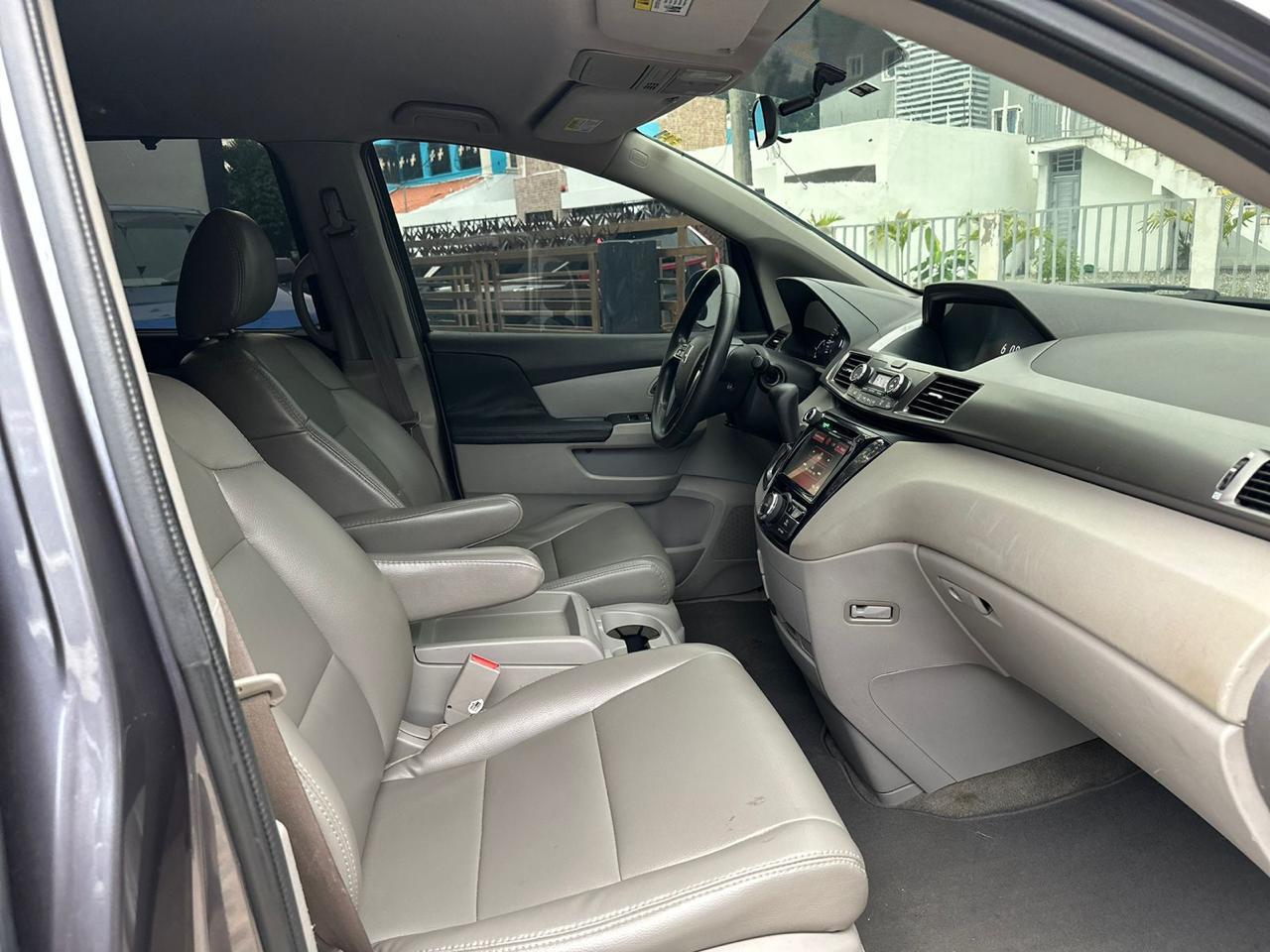 jeepetas y camionetas - Honda odyssey 2015 4
