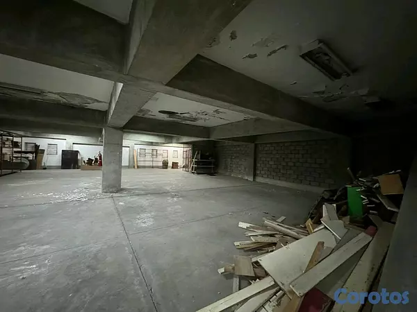 oficinas y locales comerciales - Local Comercial en Alquiler en Zona Colonial 

Código: PD627
 3