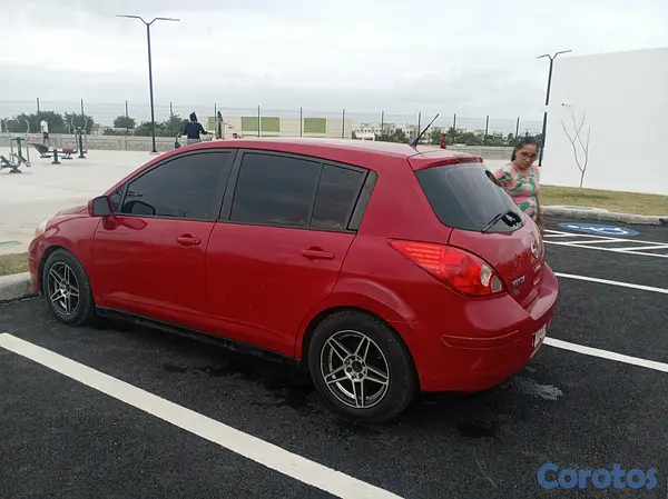 carros - NISSAN Versa 13