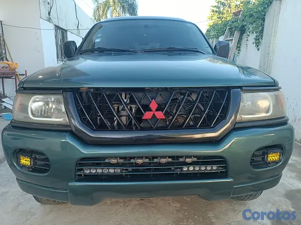 jeepetas y camionetas - Mitsubishi Montero sport ls 2003 3