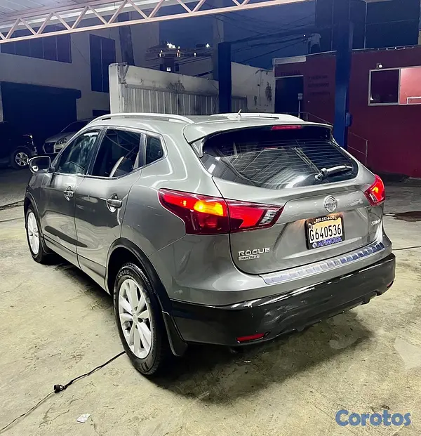 carros - Nissan Rogue SV Sport 2017 11