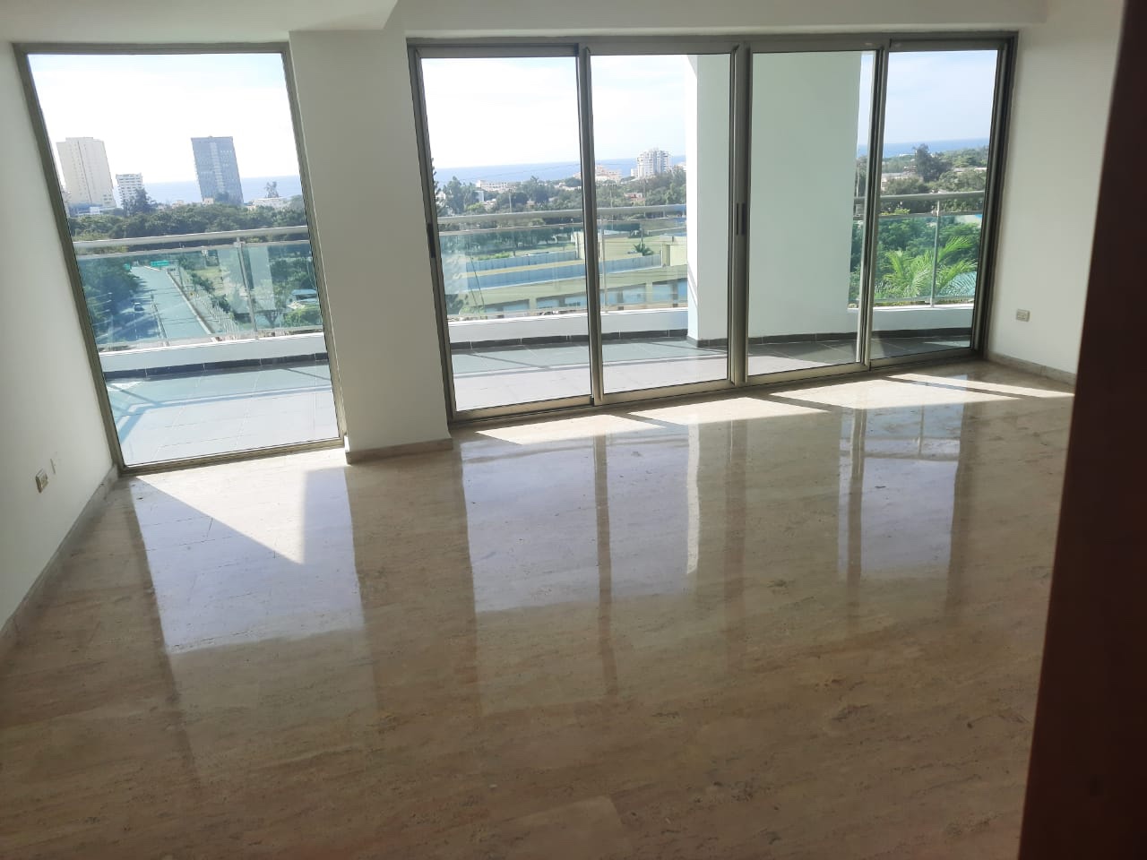 apartamentos - Vendo apto en la esperilla 
4 habitaciones 
