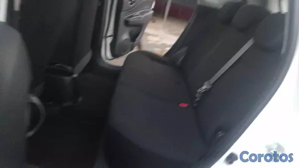 carros - Nissan Note año 2020 Blanco en Optimas condiciones 9