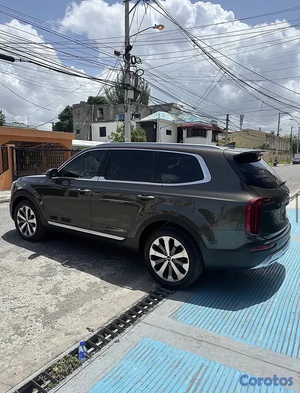 jeepetas y camionetas - Kia Telluride S 2020 8