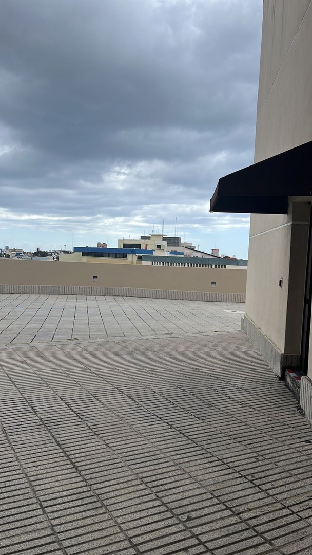 oficinas y locales comerciales - Plaza Sambil local de 42m2 + 360m2 de terraza 1