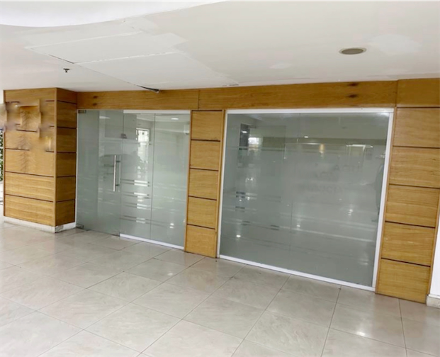 oficinas y locales comerciales - Local en centro comercial 70m 1