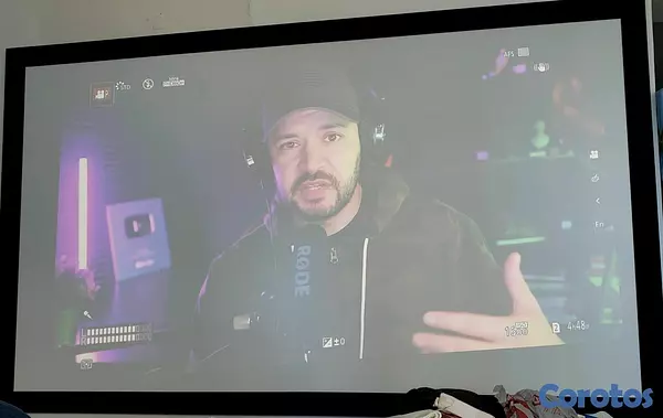 tv - pantalla de proyector    120 " pulgadas.  Grande.       2
