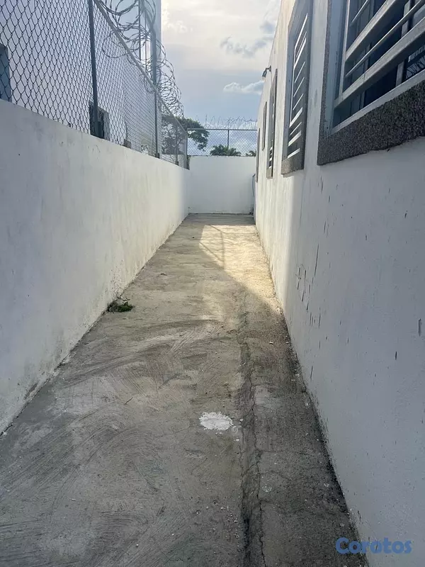 casas - Casa espaciosa en precio especial, con amplio patio  18