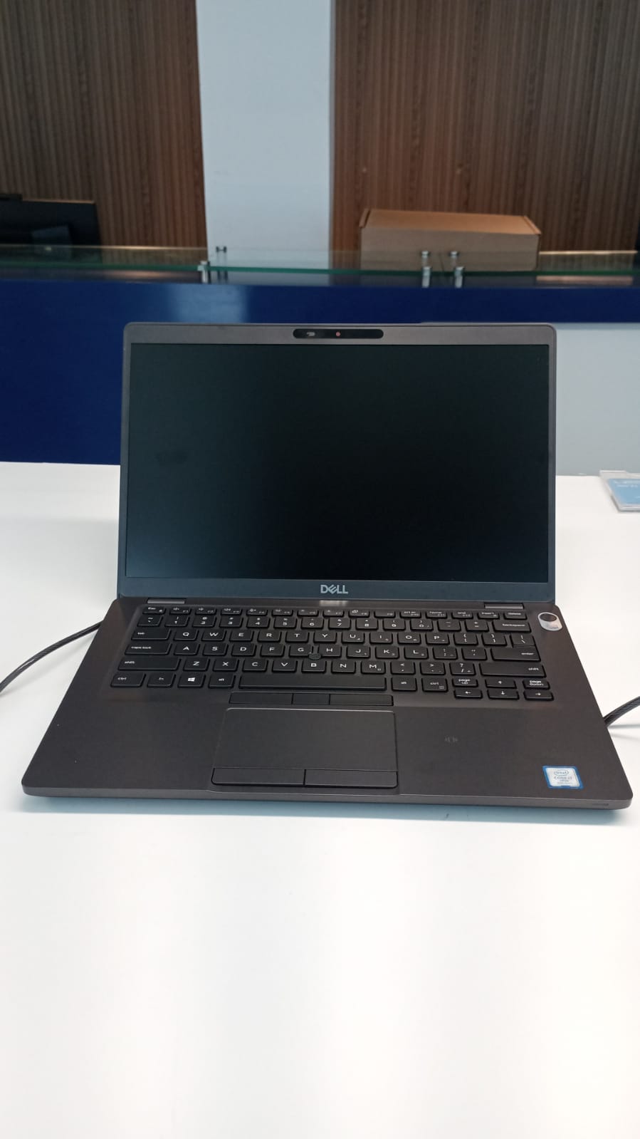 computadoras y laptops - Laptop Dell Latitude 5400- Intel Core i5 de 8ª gen