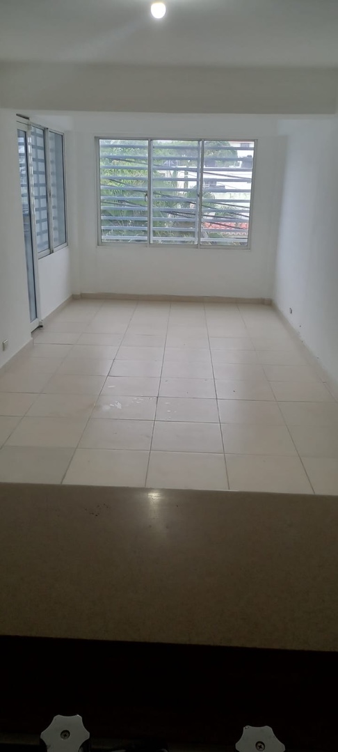 apartamentos - Vendo independencia Miramar segundo nivel dos habitaciones dos baños un parqueo  2