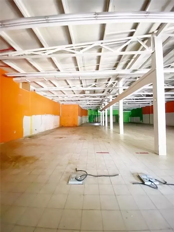oficinas y locales comerciales - Nave céntrica amplia 3