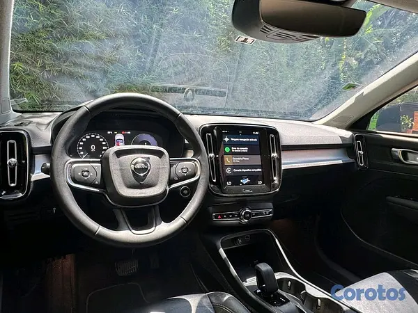 jeepetas y camionetas - VOLVO XC40 momentum '22 4