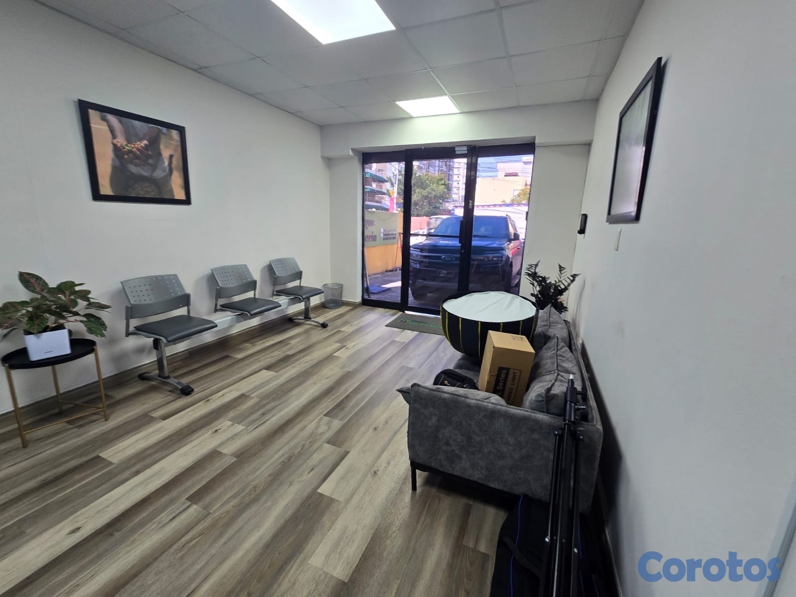 otros inmuebles - Venta de local tipo nave comercial en ensanche quisquella Distrito nacional  8