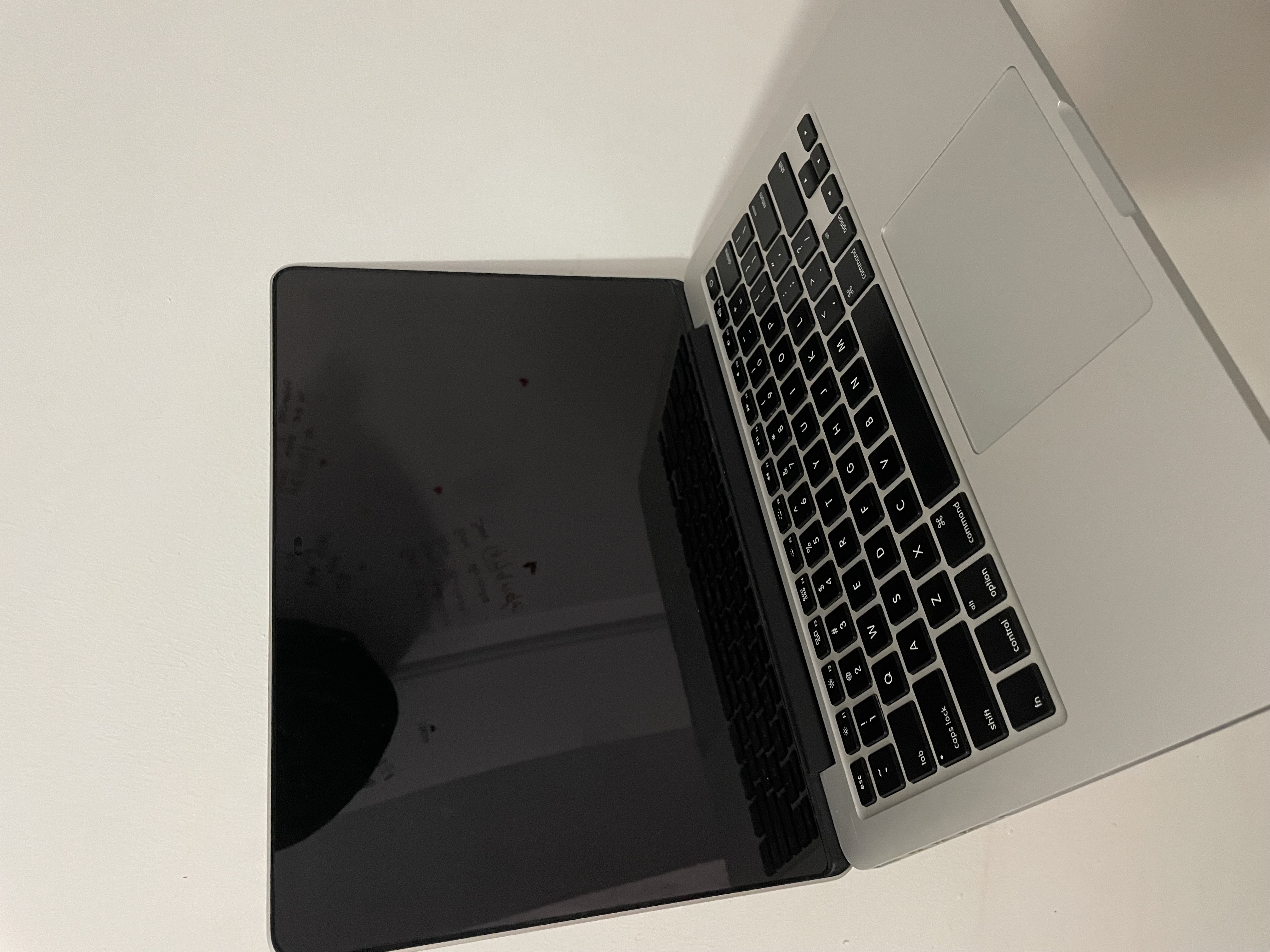 computadoras y laptops - MacBook Pro
 1