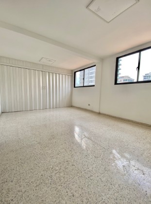 oficinas y locales comerciales - 🛑Alquiler de Local para Oficinas en Piantini 🛑 3