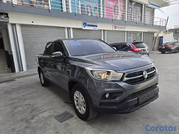 jeepetas y camionetas - KGM REXTON 2021 GRIS OSCURO DIESEL 3