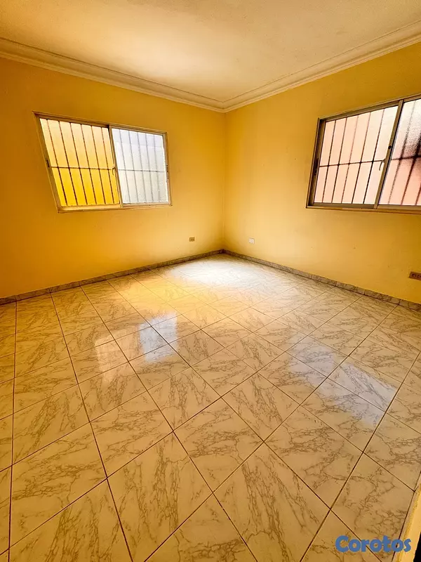 casas - venta de casa en la autopista de san isidro con 4 parqueos Santo Domingo este  8