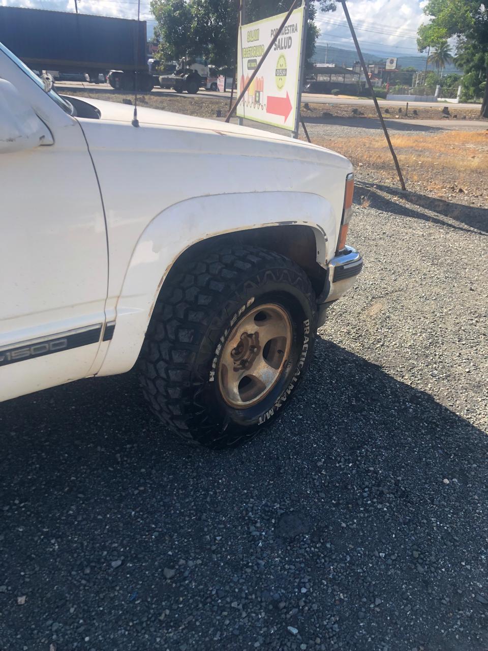 camiones y vehiculos pesados - Vendo mi Suburban Chevrolet 1500