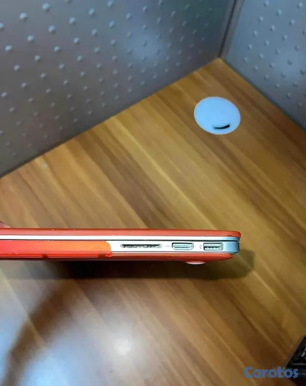 computadoras y laptops - vendo mi lapto con un detalle en la pantalla 8,500 7