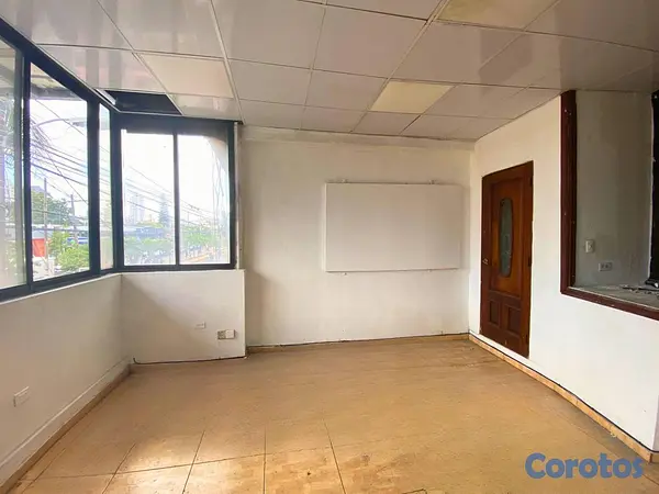 oficinas y locales comerciales - Edificio comercial de 3 niveles con almacén en alq 14