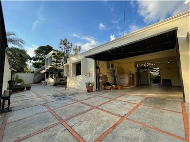 casas - Venta de casa de 521mts en el millón Distrito Nacional Santo Domingo  4