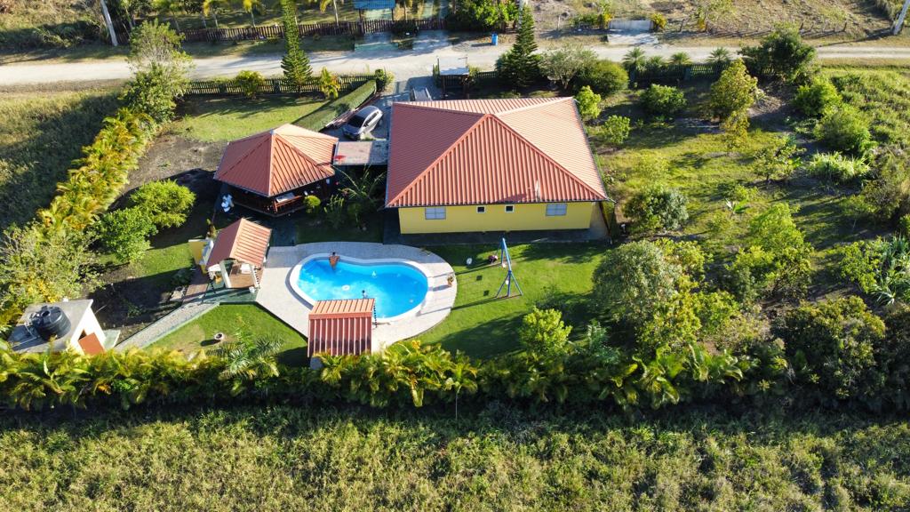 casas vacacionales y villas - Venta de Villa en San Antonio de guerra de 2,069mts con piscina Santo Domingo 0