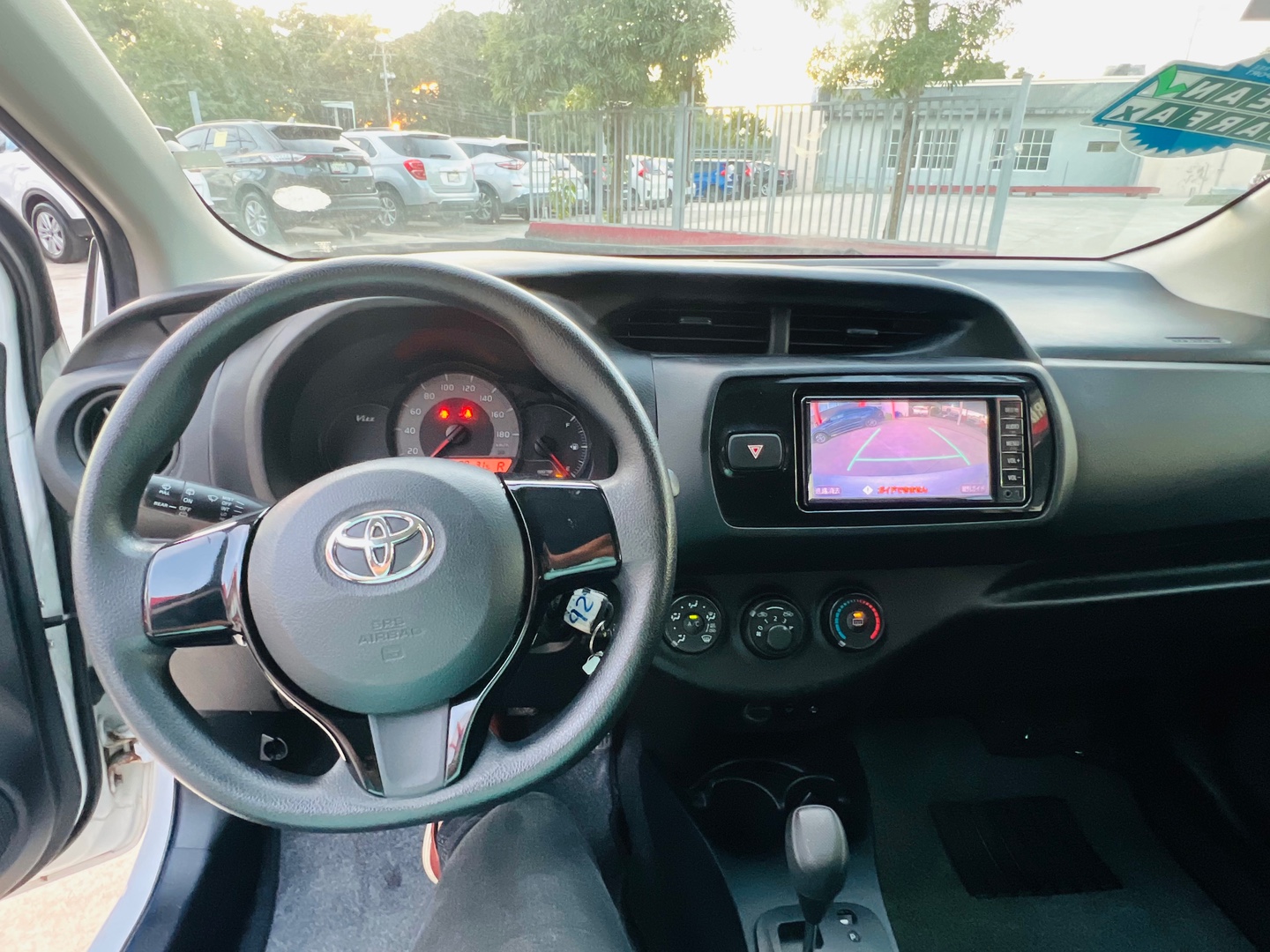 carros - Toyota Vitz 2017 7