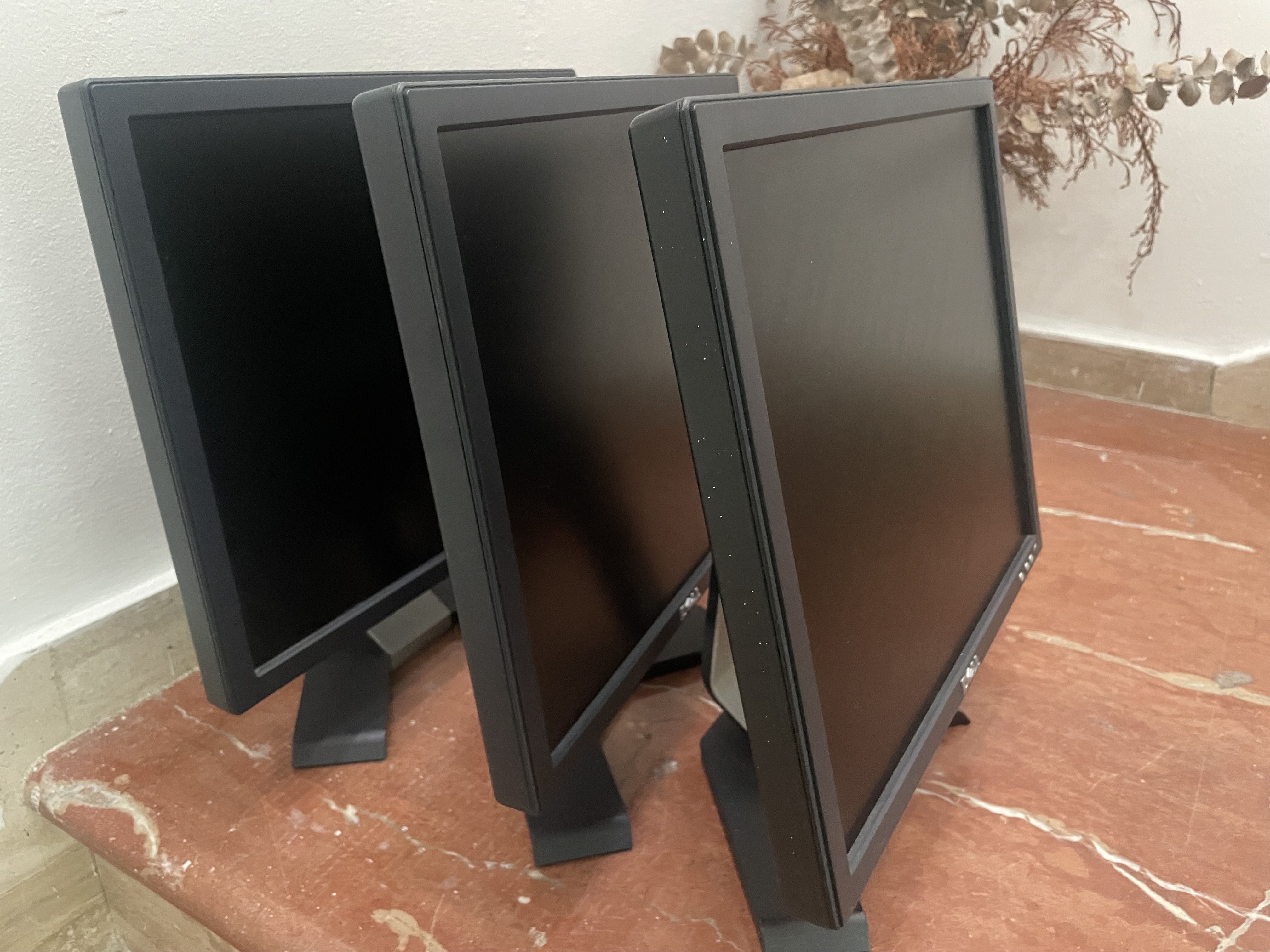 computadoras y laptops - monitor Dell  2