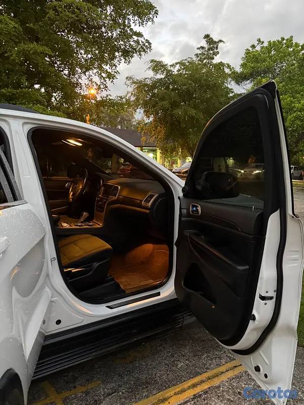 jeepetas y camionetas - Jeep Grand Cherokee Laredo 2017 9