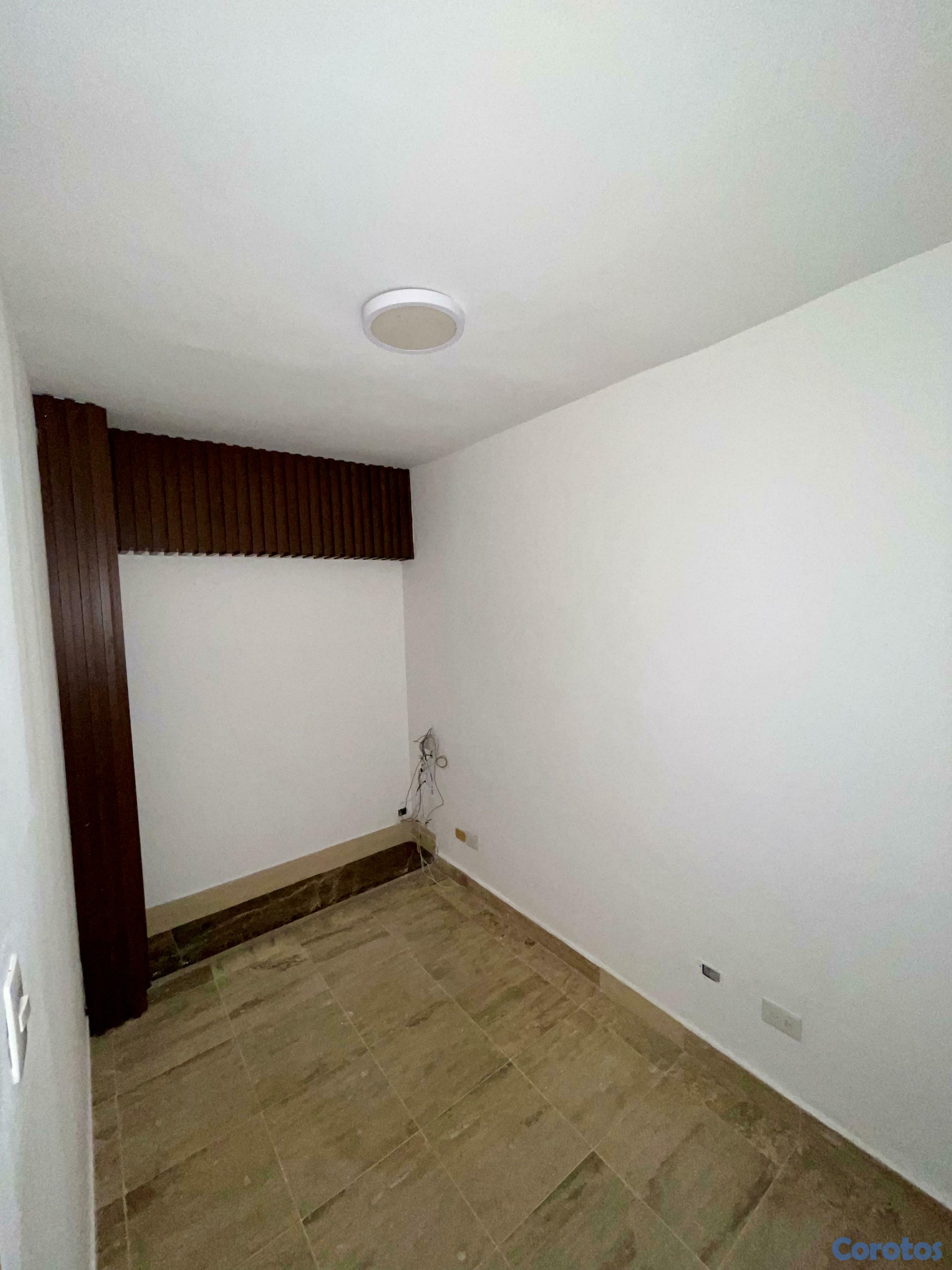 oficinas y locales comerciales - Alquilo local para negocio u oficina en Evaristo Morales  3