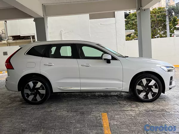 jeepetas y camionetas - Volvo XC60 T8 Ultimate Recharge 2026 4