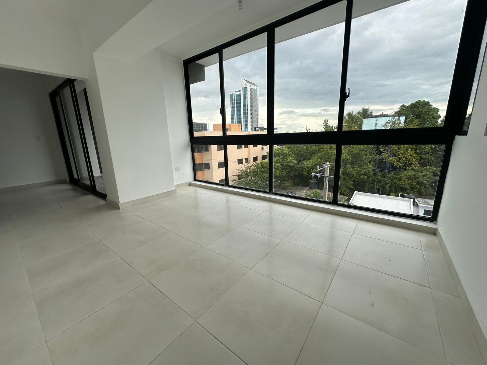 apartamentos - Alquiló nuevo Renacimiento piso 4 lí US$1,650const 1