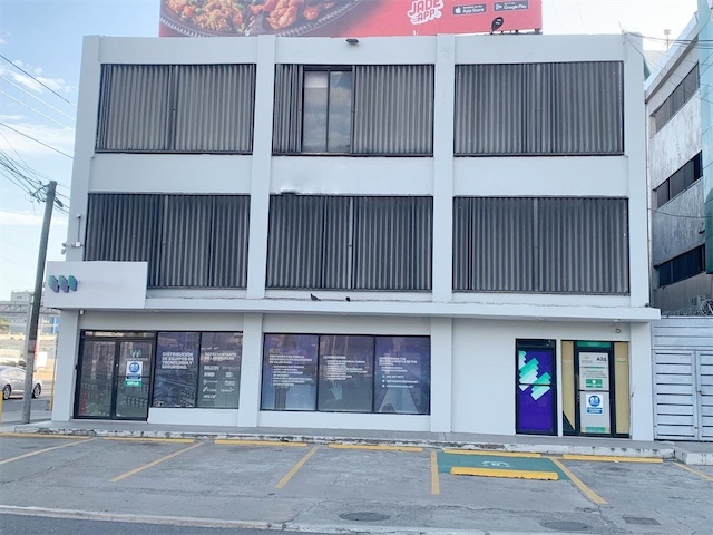 oficinas y locales comerciales - Excelente local 450 metros  prados 6