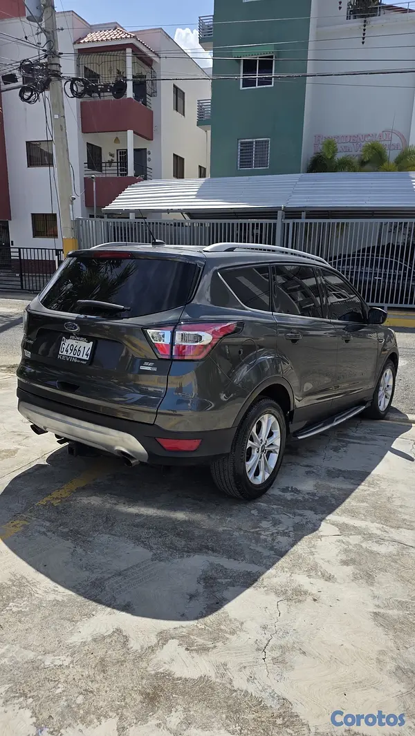 jeepetas y camionetas - Ford Escape SE 2017 Económica Nítida🔥

 4