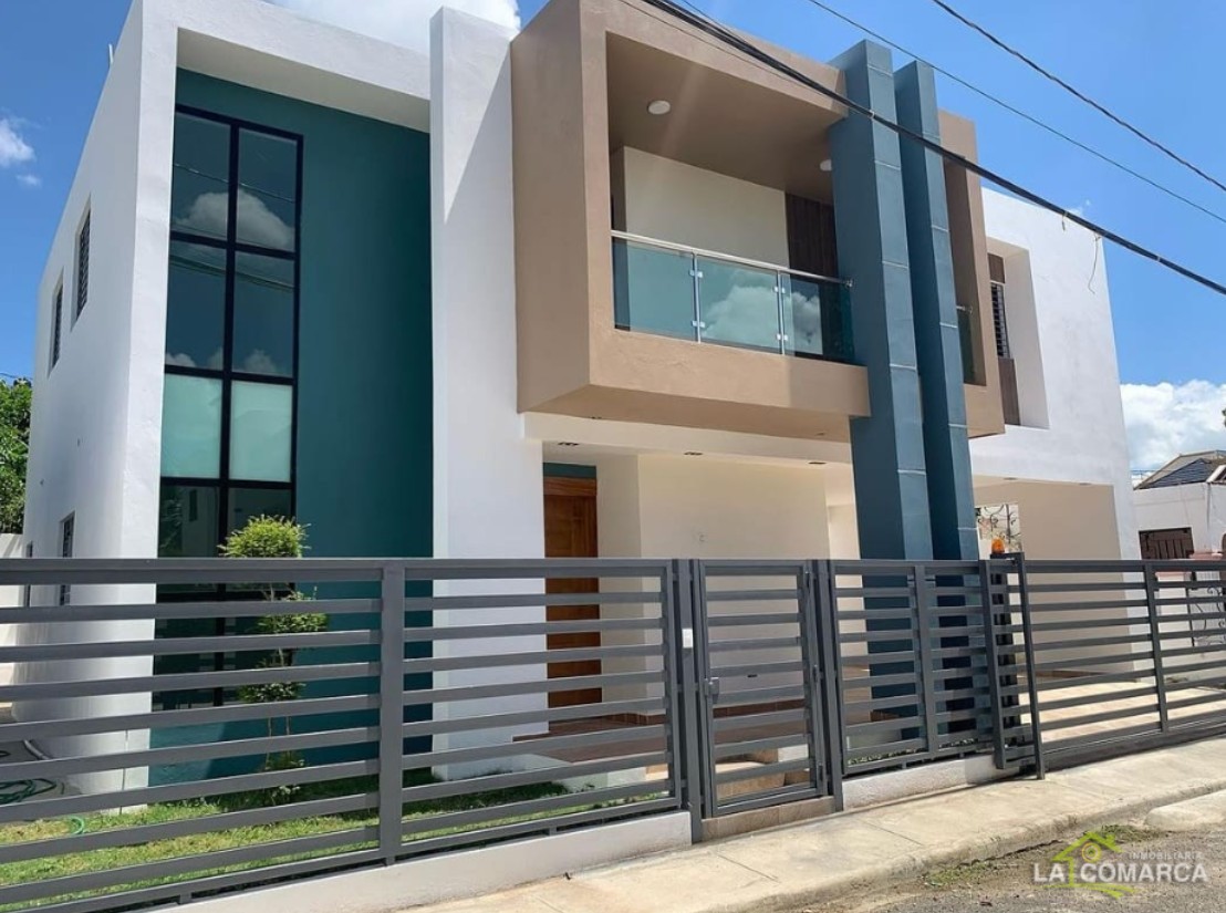 casas - Casa de 2 niveles en Venta en el Res. El Doral