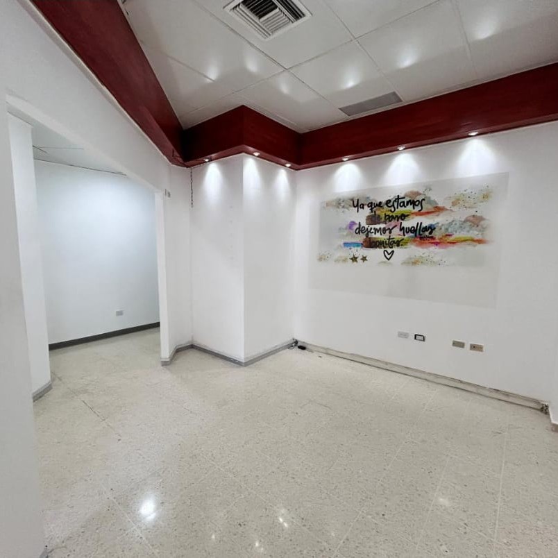 oficinas y locales comerciales - Hermoso local 124mts cerca de Down Town Center