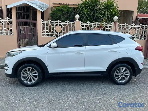 jeepetas y camionetas - HYUNDAI TUCSON 2016 DOCH DE LA CASA. IMPECABLE 4